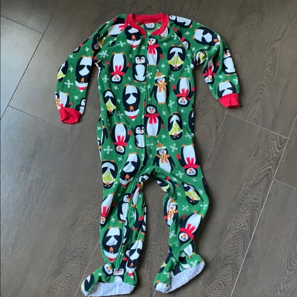 Carter's Other - Pinguin PJs- zipper w footies. Size 3T
